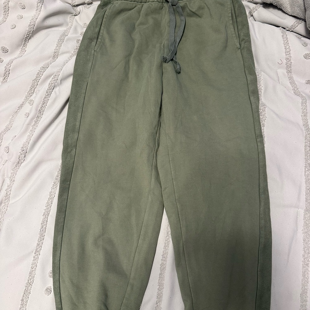 Aerie women’s Olive Jogger Pants